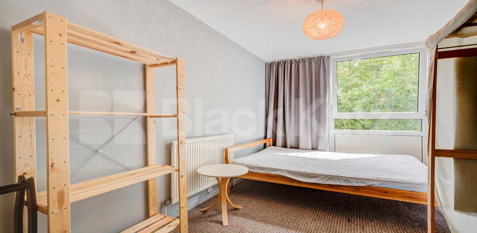 Spacious 4 bed , no lounge, mins to tube, shops and UCL Munster Square, Regents Park / Camden